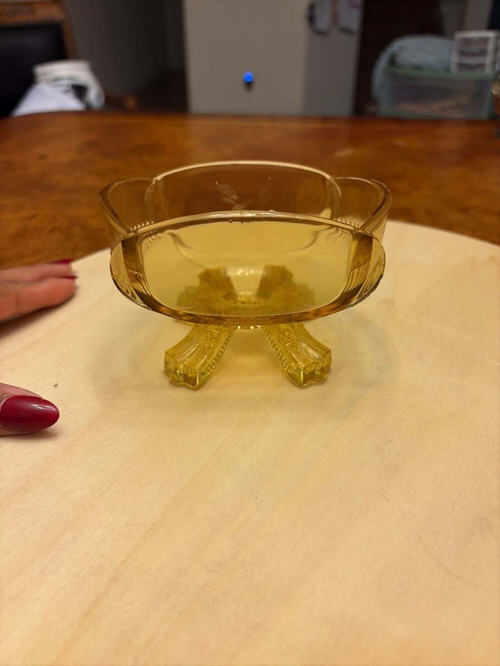 Heisey Trident Yellow Four-Toed Oval Footed Bowl